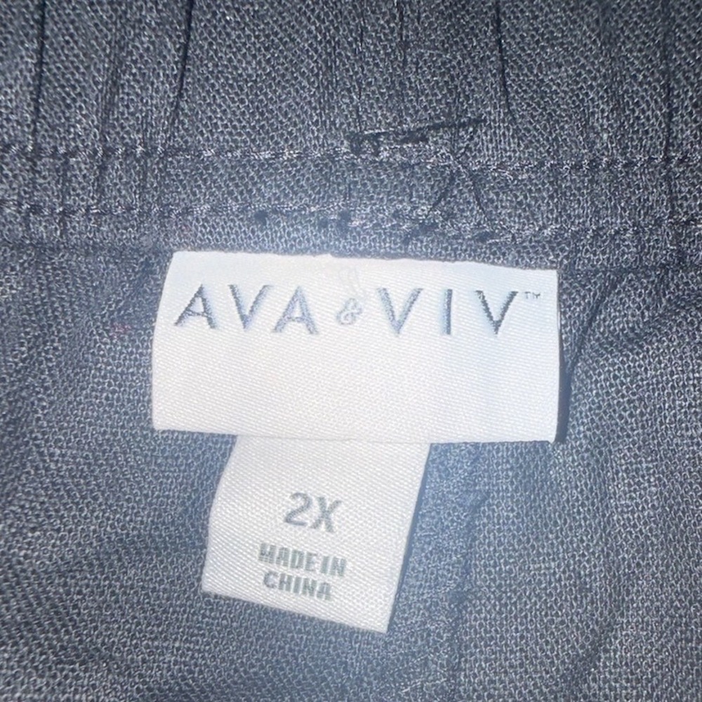 Ava & Viv Womens 2X Black Linen Blend Wide Leg Smocked Waist Crop Pants NEW - Picture 2 of 8